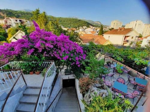 Privatan smestaj Igalo Hotel in Dubrovnik-Neretva County