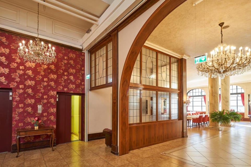 Hotel Monopol - Central Station Hotel in Frankfurt
