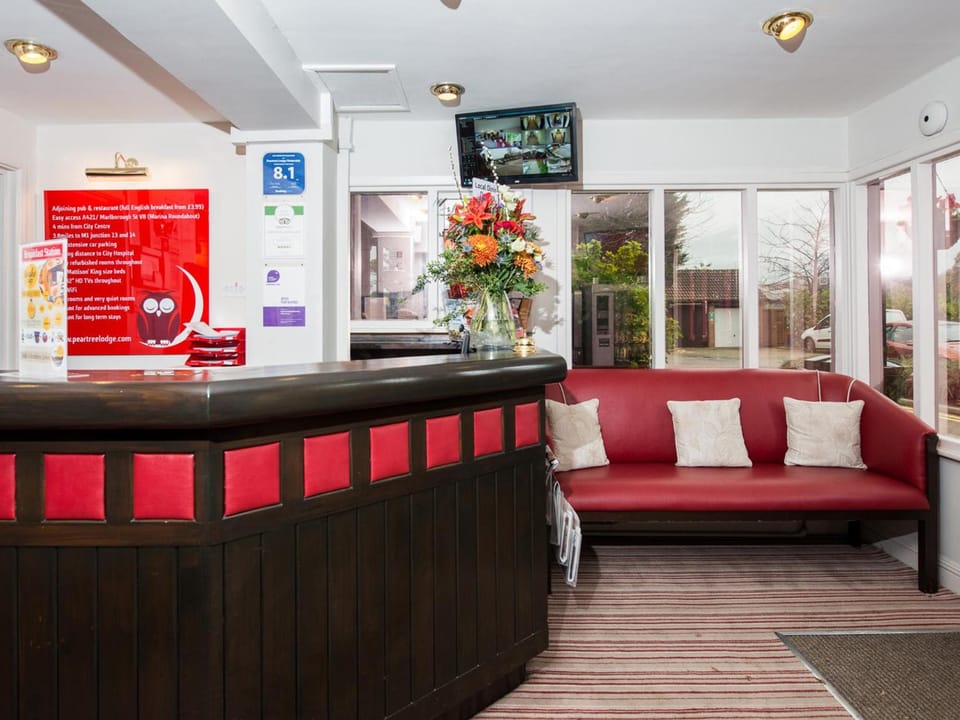 Peartree Lodge Waterside Lodge in Aylesbury Vale