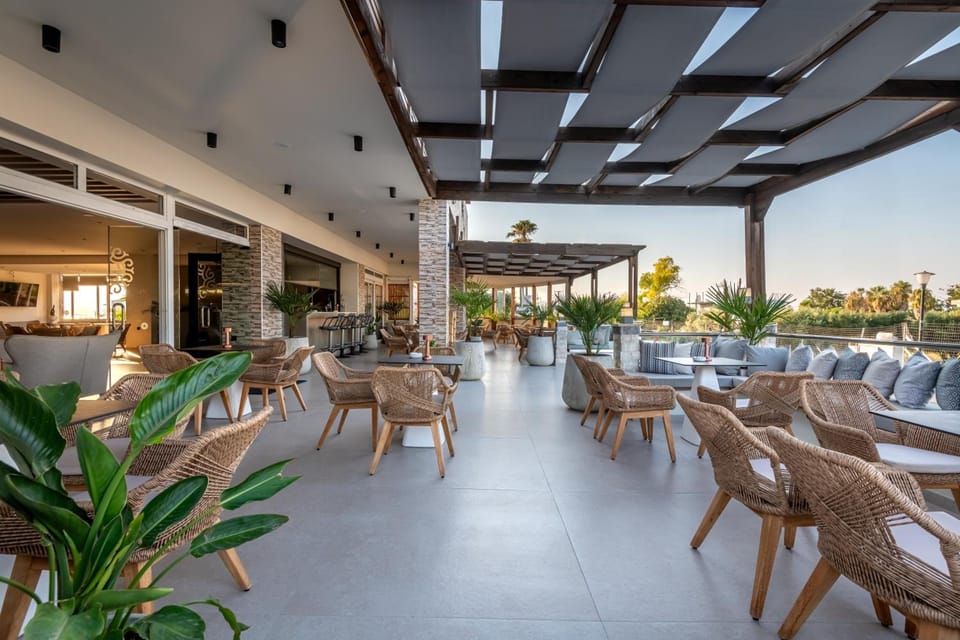 Sunny Days Hotel in Tigaki