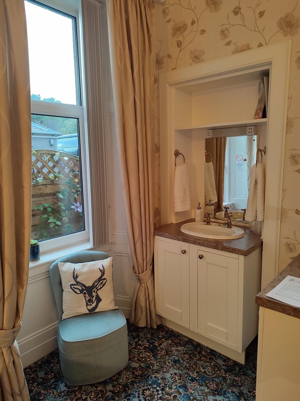 Dunallan Guest House Hotel in Perth