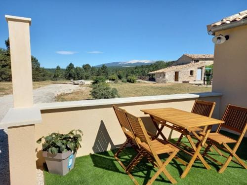 A Ventoux Yourte Hotel in Sault