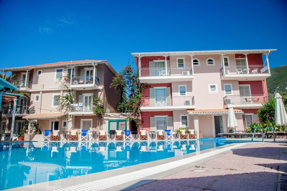 G George Apartment hotel in Nydri
