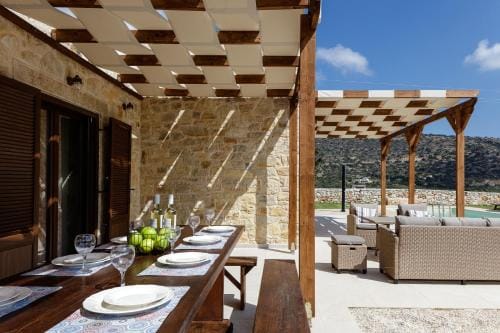 Unique, stonebuilt, rural villas with private pools! Hotel in Crete
