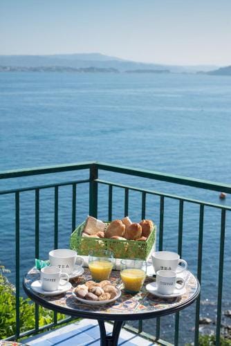 Punta Lingua Relais- Room 1 Sunrise Terrace Hotel in Campania