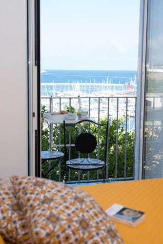Punta Lingua Relais - Room 3 Port View Hotel in Campania