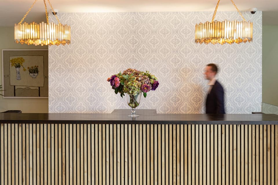 Hogarths Hotel in Shirley