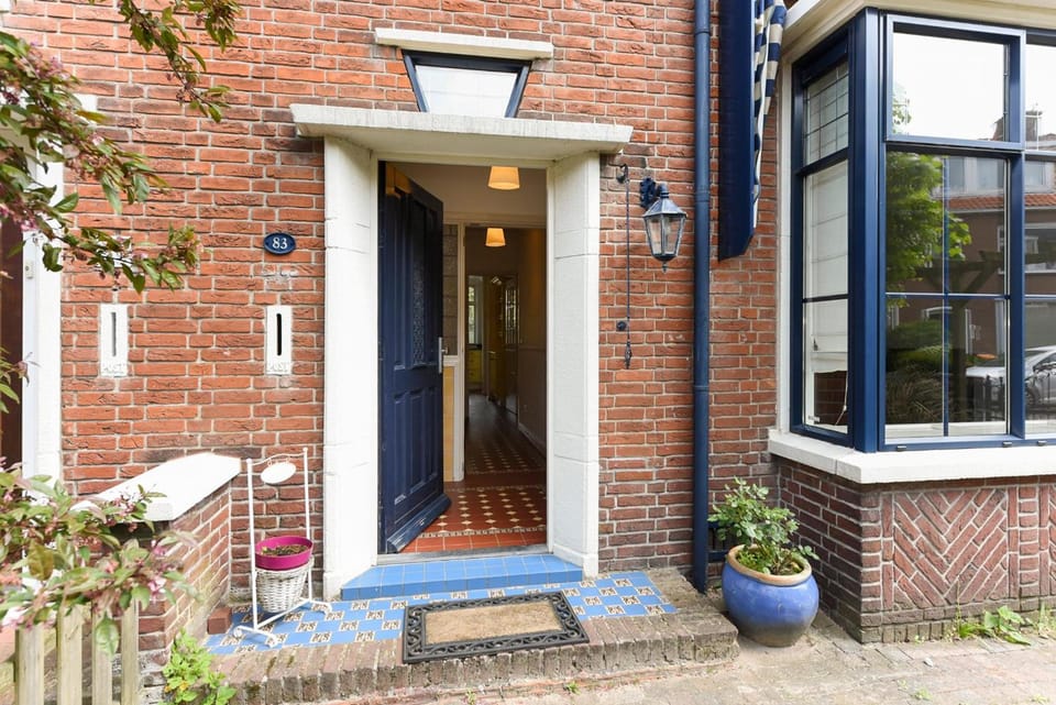Luxury home in quiet neighbourhood near beach Hotel in The Hague