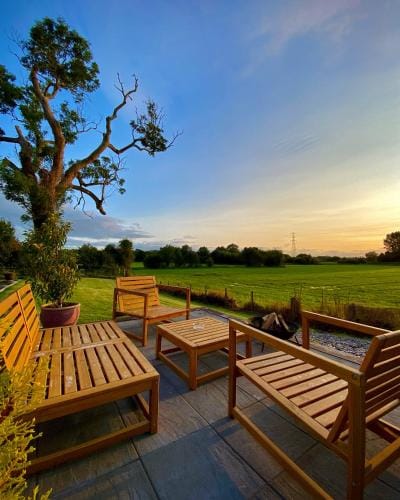 Bailey's Hideaway Lodge in Northern Ireland