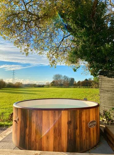 Bailey's Hideaway Lodge in Northern Ireland