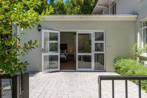 Oak Manor Hotel in Cape Town