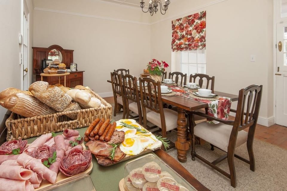 Cliff Cottage Guesthouse Hotel in Hermanus