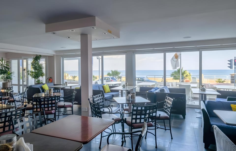 FLAMINGO BEACH HOTEL Hotel in Larnaca