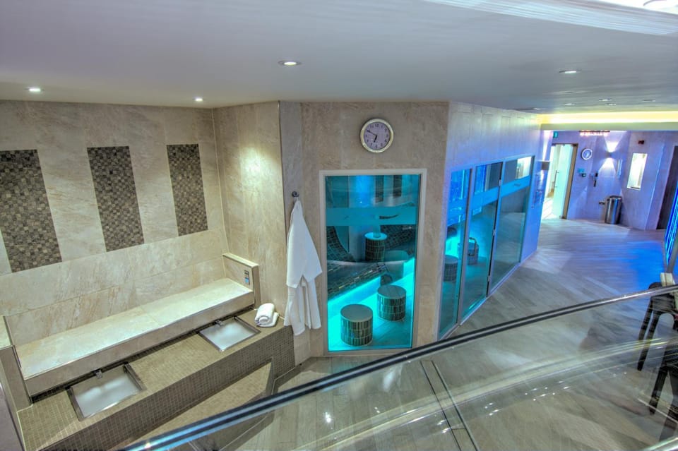 Steamroom