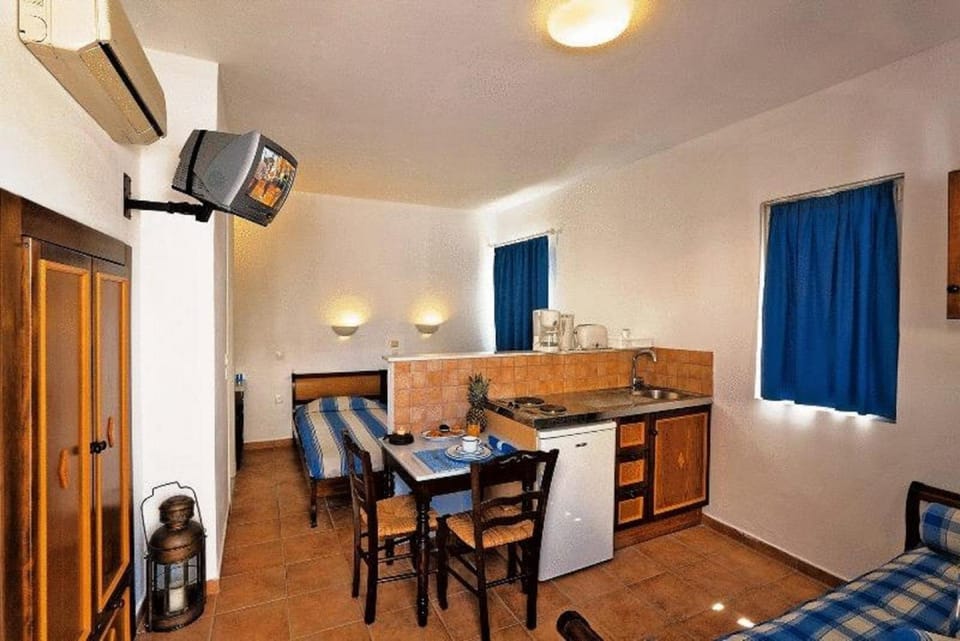 Katikies Studios & Apartments Hotel in Lardos