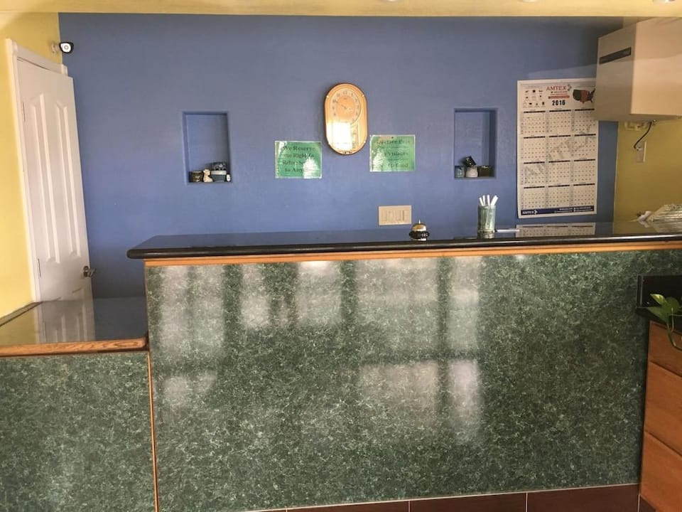 Sundial Lodge Hotel in Redding
