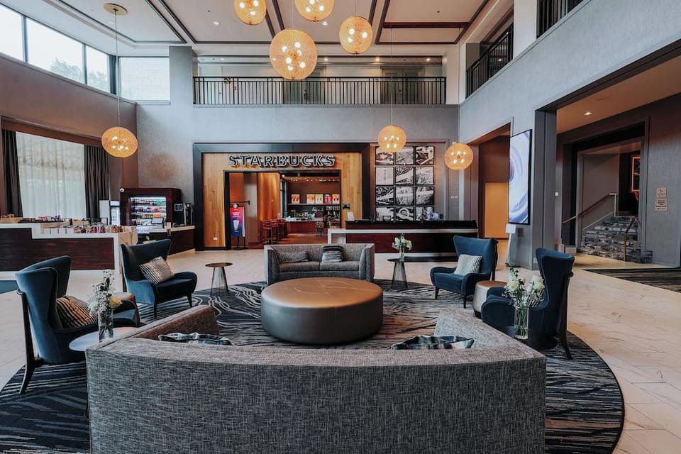 DoubleTree Suites by Hilton Htl & Conf Cntr Downers Grove Hotel in Downers Grove