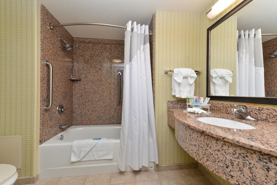 Holiday Inn Express Sacramento Airport Woodland by IHG Hotel in Woodland
