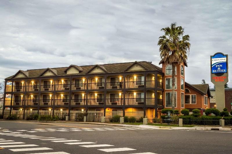 Executive Inn and Suites Hotel in Sacramento