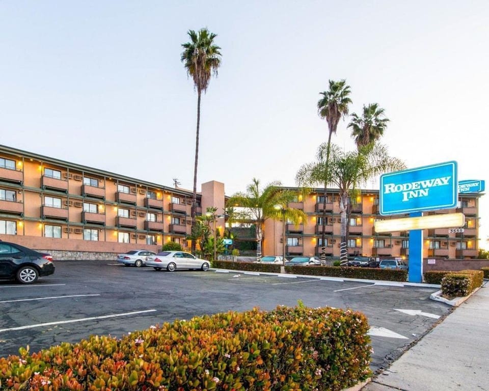 Queencity Inn Hotel in Signal Hill