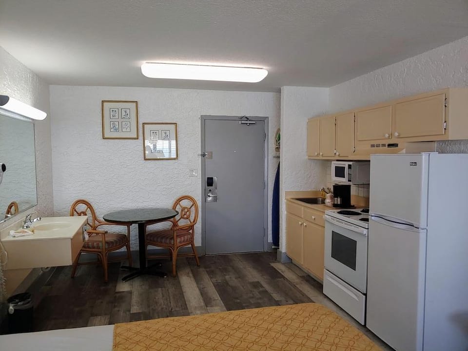Casa Loma Inn Hotel in Panama City Beach