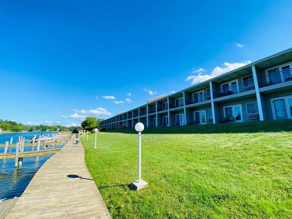 Fleetwood Inn & Suites Hotel in Michigan