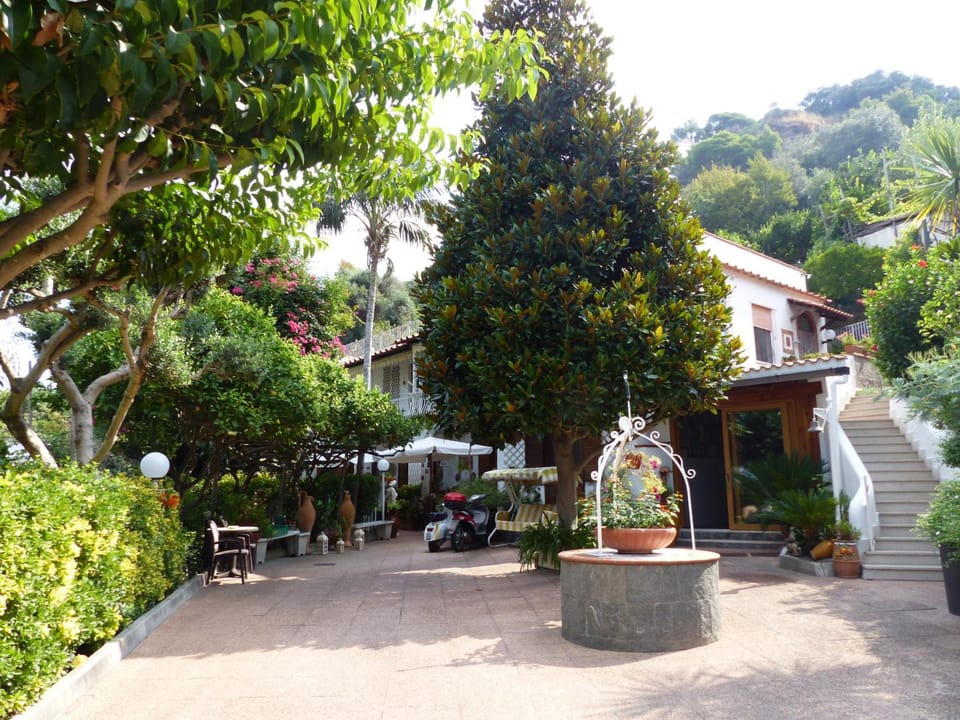 B&B Villa Anna Wunderbar Hotel in Casamicciola Terme