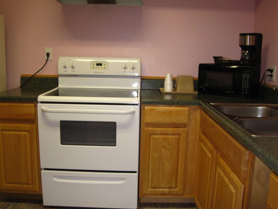 Pinn Road Inn and Suites Hotel in San Antonio