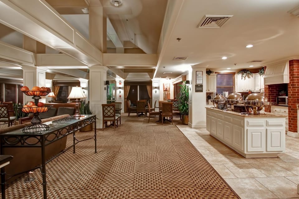 Addison Suites Hotel in Addison