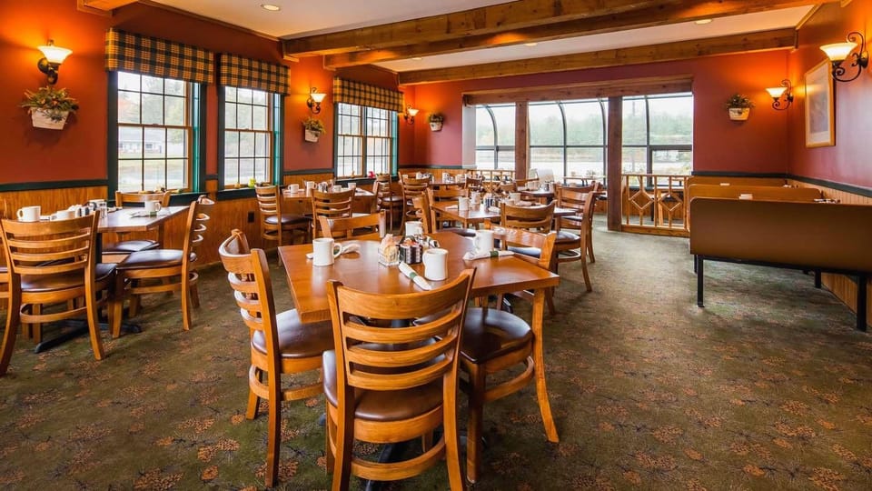 Mountain Lake Inn Hotel in Upper Saranac Lake