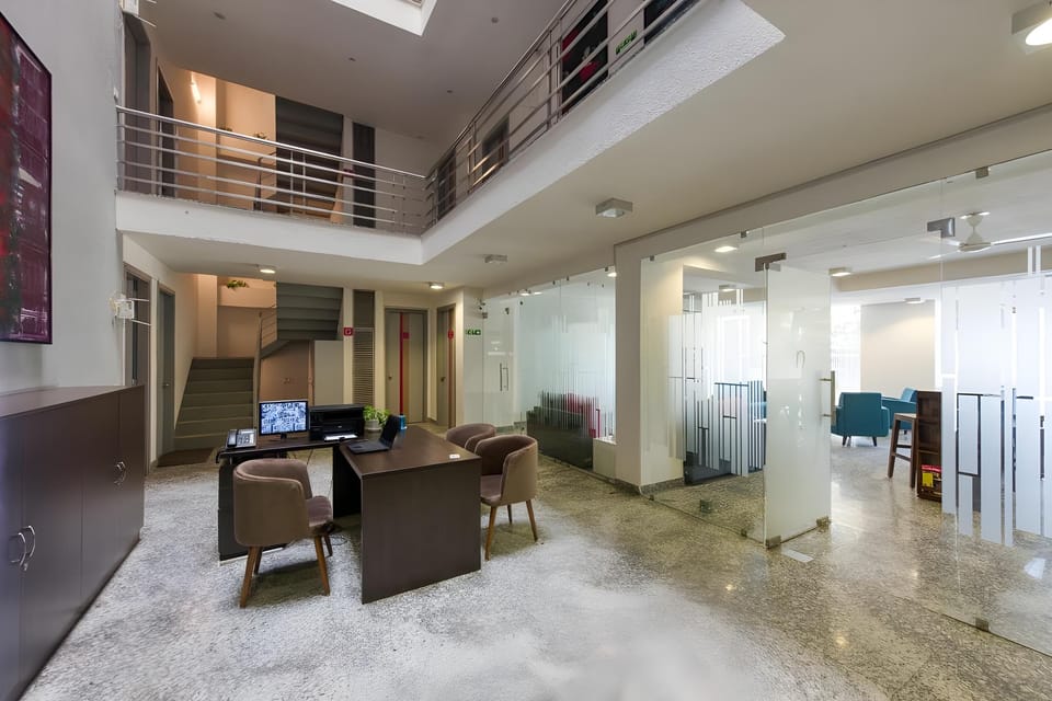 ROSASTAYS Gurugram Sec 31 Hotel in Gurugram