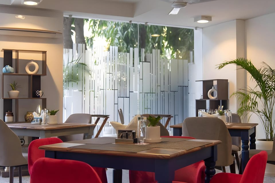 ROSASTAYS Gurugram Sec 31 Hotel in Gurugram