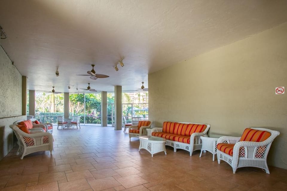 Marco Beach Vacation Suites Hotel in Marco Island