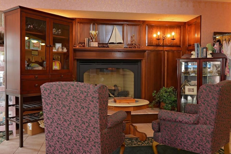 Our Guest Inn and Suites - Downtown Hotel in Port Clinton