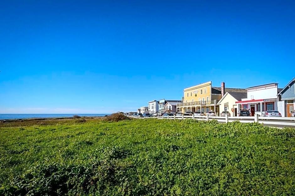 The Mendocino Hotel and Garden Suites Hotel in Mendocino