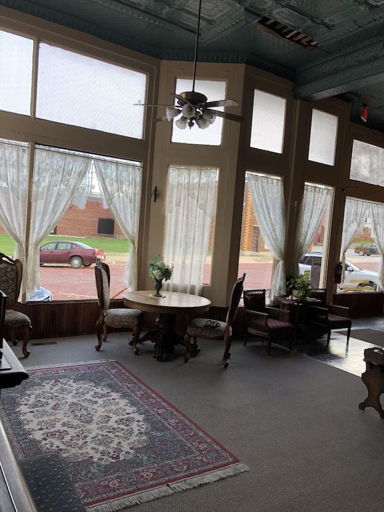 The Courtland Hotel and Day Spa Hotel in Ozark Mountains