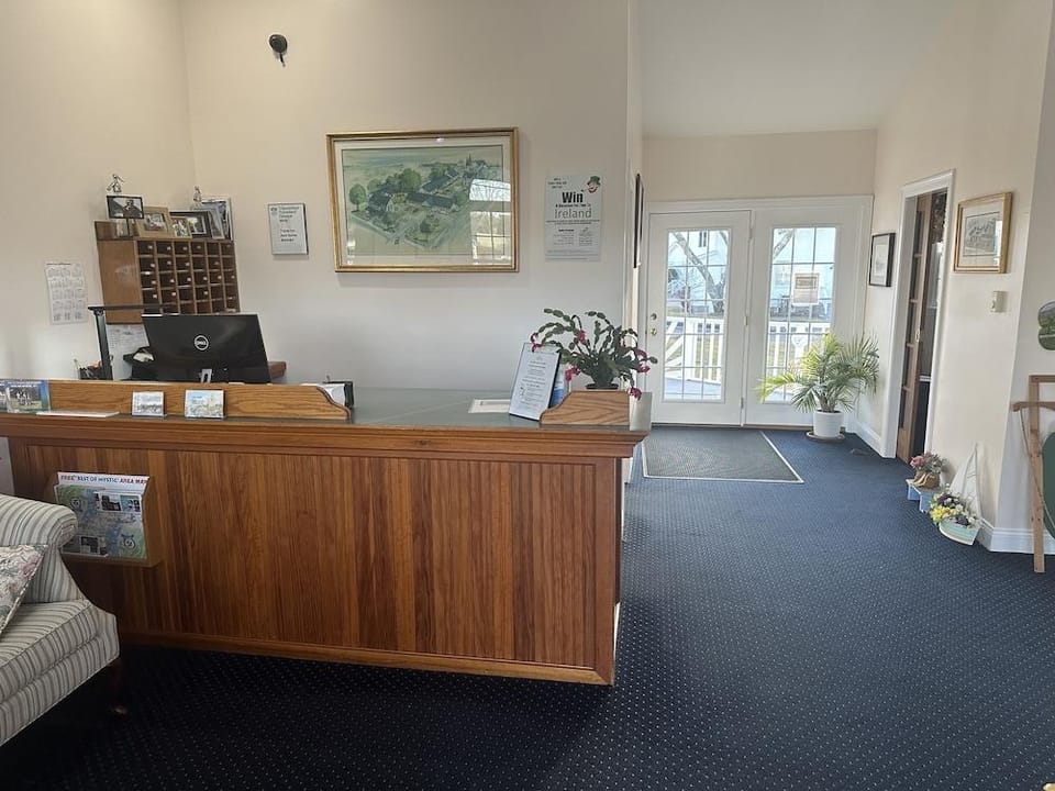 The Taber Inne & Suites Hotel in Mystic