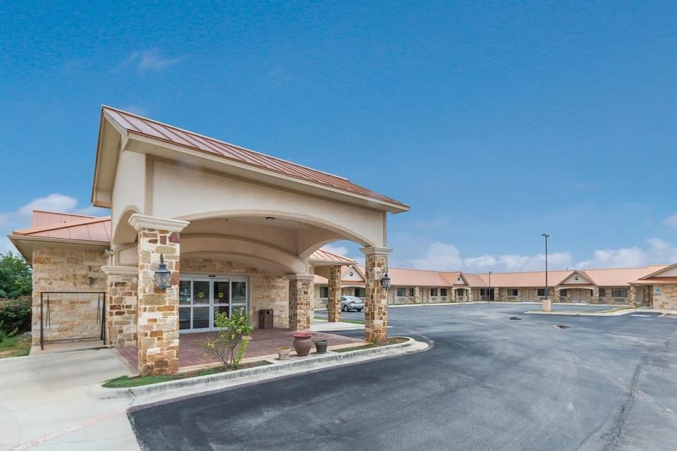 Eagle Ford Inn Hotel in Rio Grande