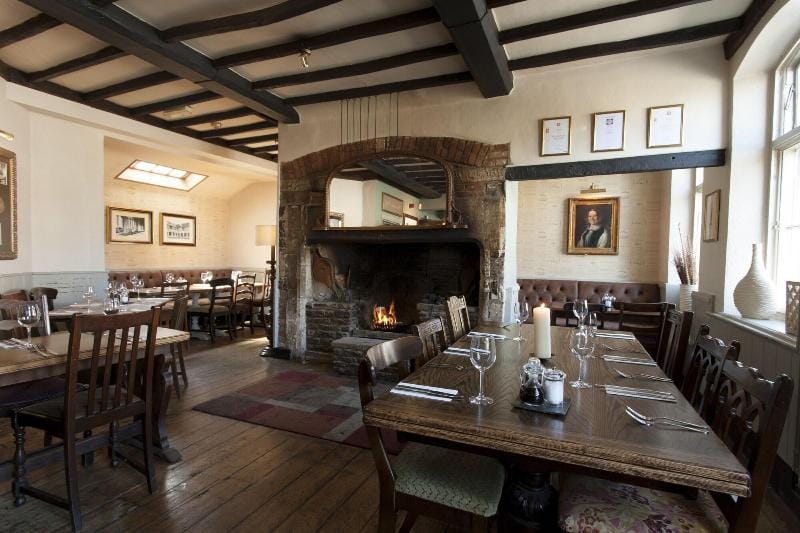 Red Lion - B&B Hotel in England