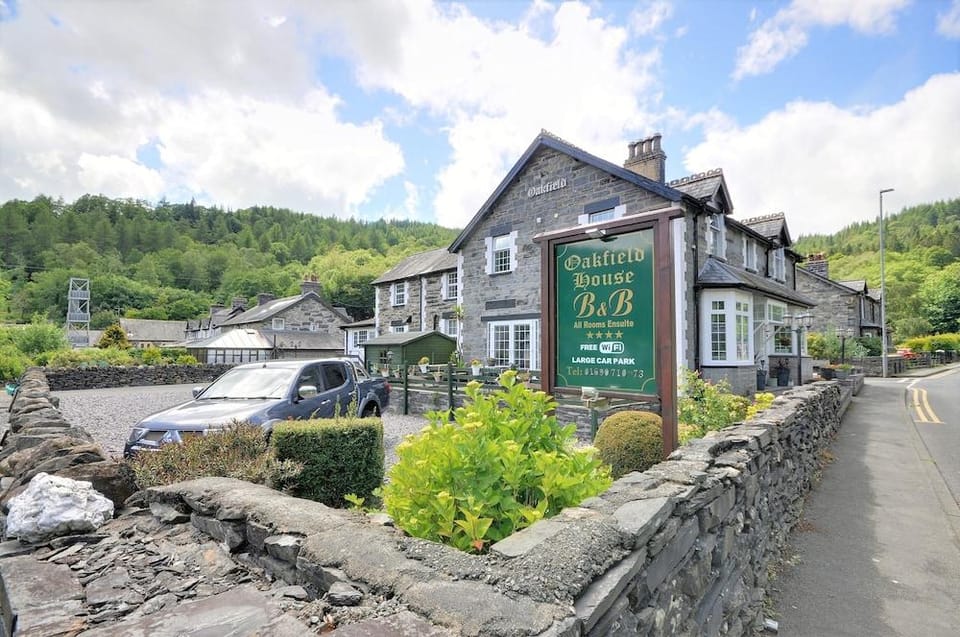 Oakfield House B&B Hotel in Wales