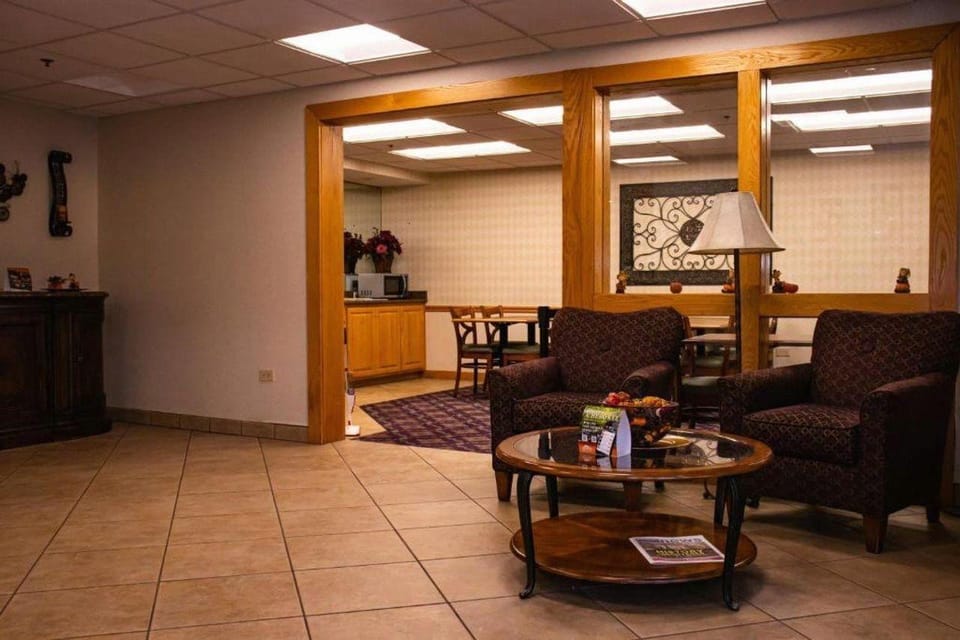 Bay Mountain Inn Hotel in Cherokee