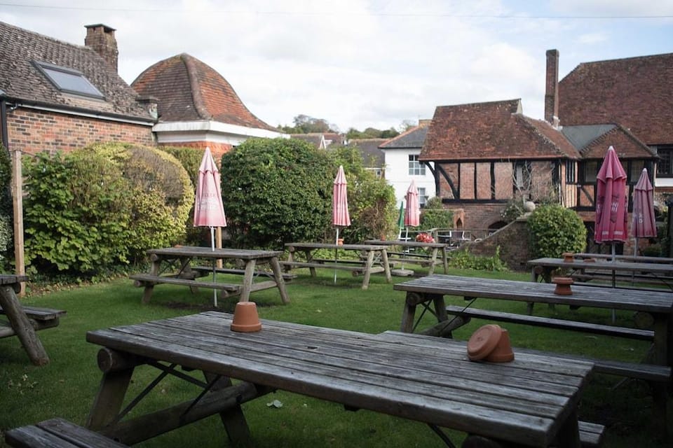 Village House Hotel - Inn Hotel in Arun District