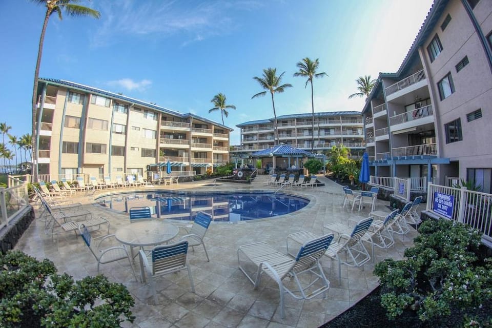 Kona Reef, A Raintree Vacation Club Resort Hotel in Holualoa