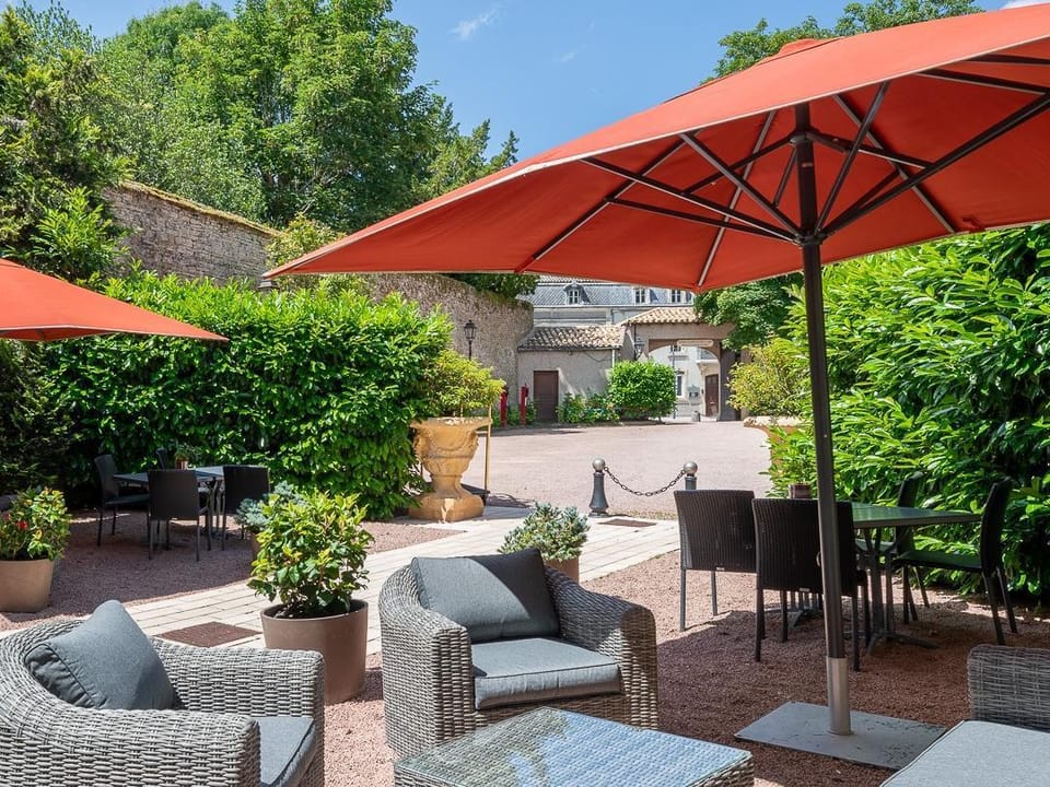 Demeures & Châteaux - Hôtel Greuze & Spa Tournus Hotel in Bourgogne-Franche-Comté