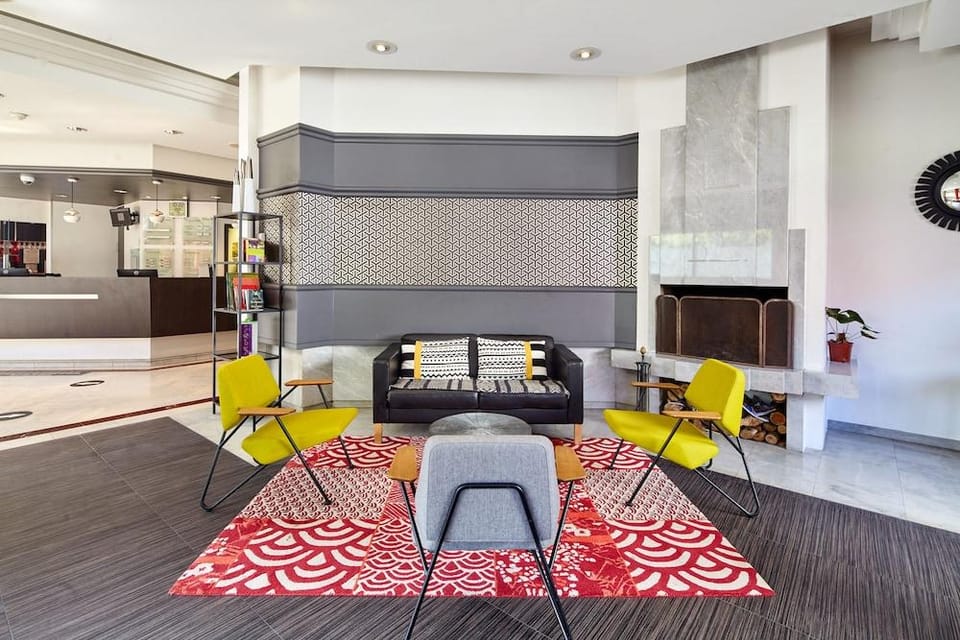 B&B HOTEL Saint-Quentin-en-Yvelines Centre Gare Hotel in Montigny-le-Bretonneux