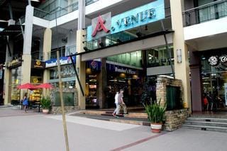 Urban Hostel Hotel in Makati
