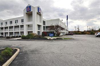 Willow Lodge Willoughby – Cleveland Mentor Hotel in Willoughby