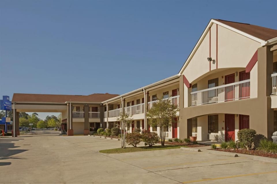 NOLA Inn Hotel in Slidell