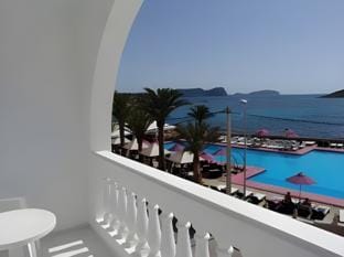 Outsite Ibiza - Work, Connect, Explore Hotel in Es Canar