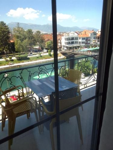Struga Riverview Hotel Hotel in Municipality of Ohrid, North Macedonia
